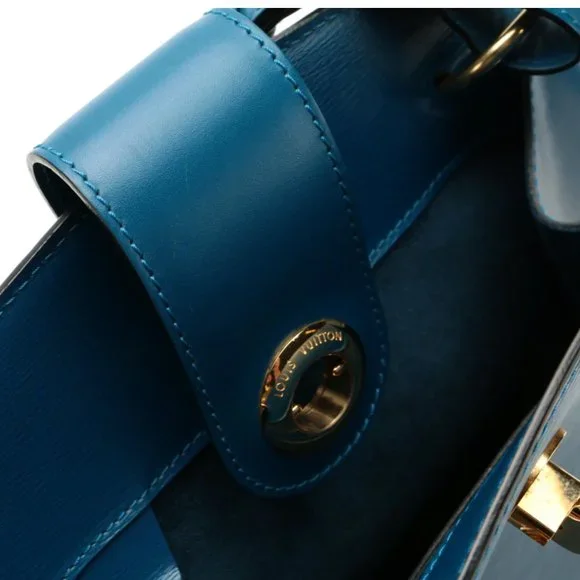 Louis Vuitton Cluny Bucket Shoulder Bag